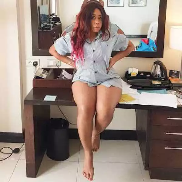 Actress Moyo Lawal & her thick thighs take a sexy pose
